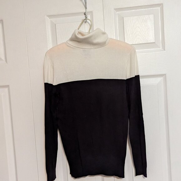 Colorblock Sweater - Picture 4 of 5
